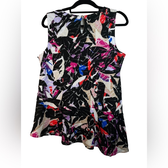 Dana Buchman, Large sleeveless top with an asynmetrical bottom - Picture 2 of 6